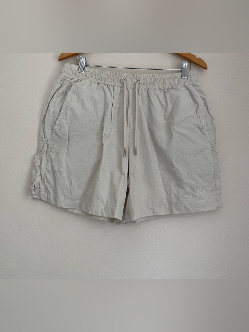 Youngla corduroy off white shorts large
